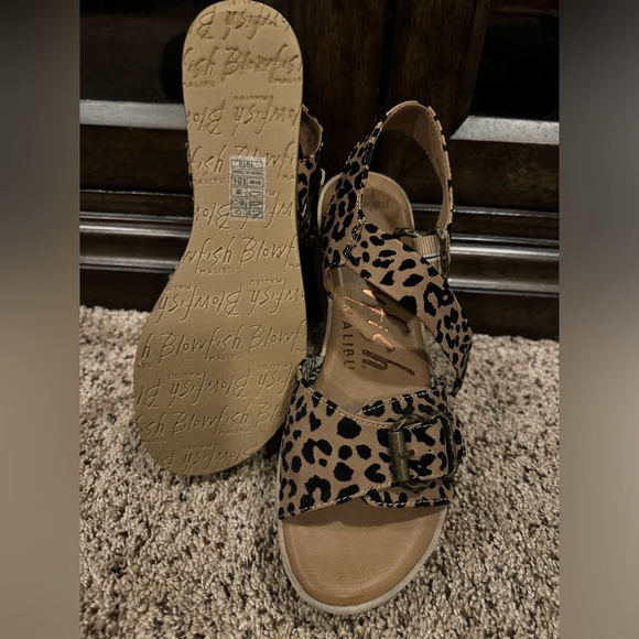 Blowfish - ( Leopard slingback buckle sandal ) Vegan Leather - Picture 3 of 6